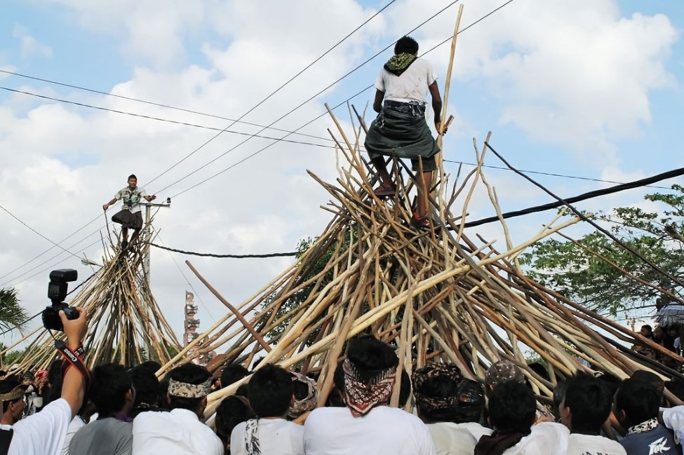 mekotek rituals