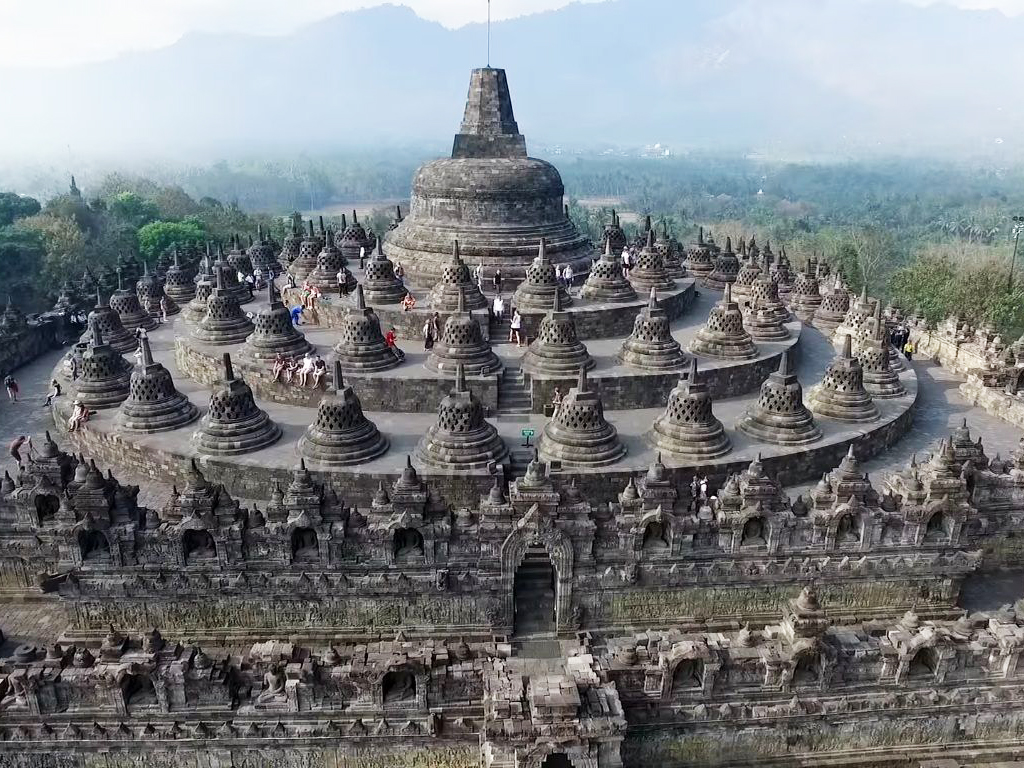 Private Borobudur Tour Package with Rafting Elo River Private Borobudur Tour Package with Rafting Elo River
