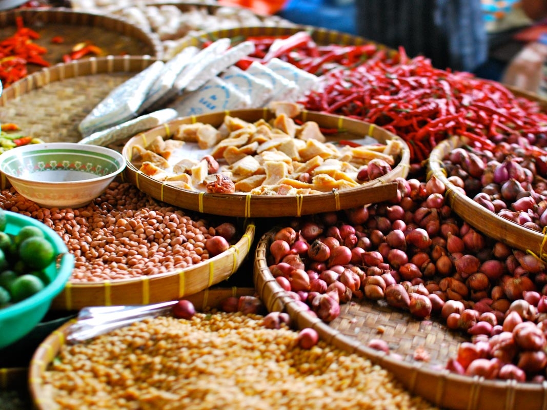 Lendang Bajur Traditional Market