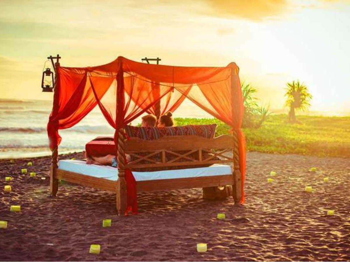 Bed Picnic on Sea View Lawn in Canggu - Wandernesia