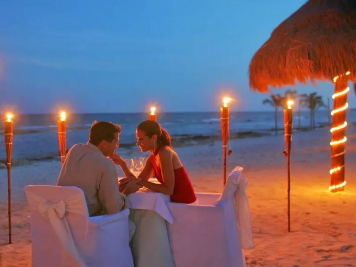 Romantic Candle Light Dinner in Jimbaran Bay Bali - Wandernesia