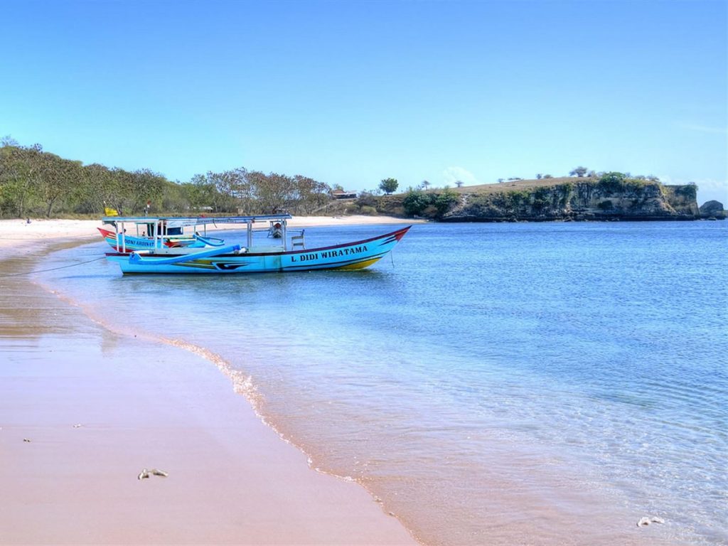 Pink Beach 2 in Lombok