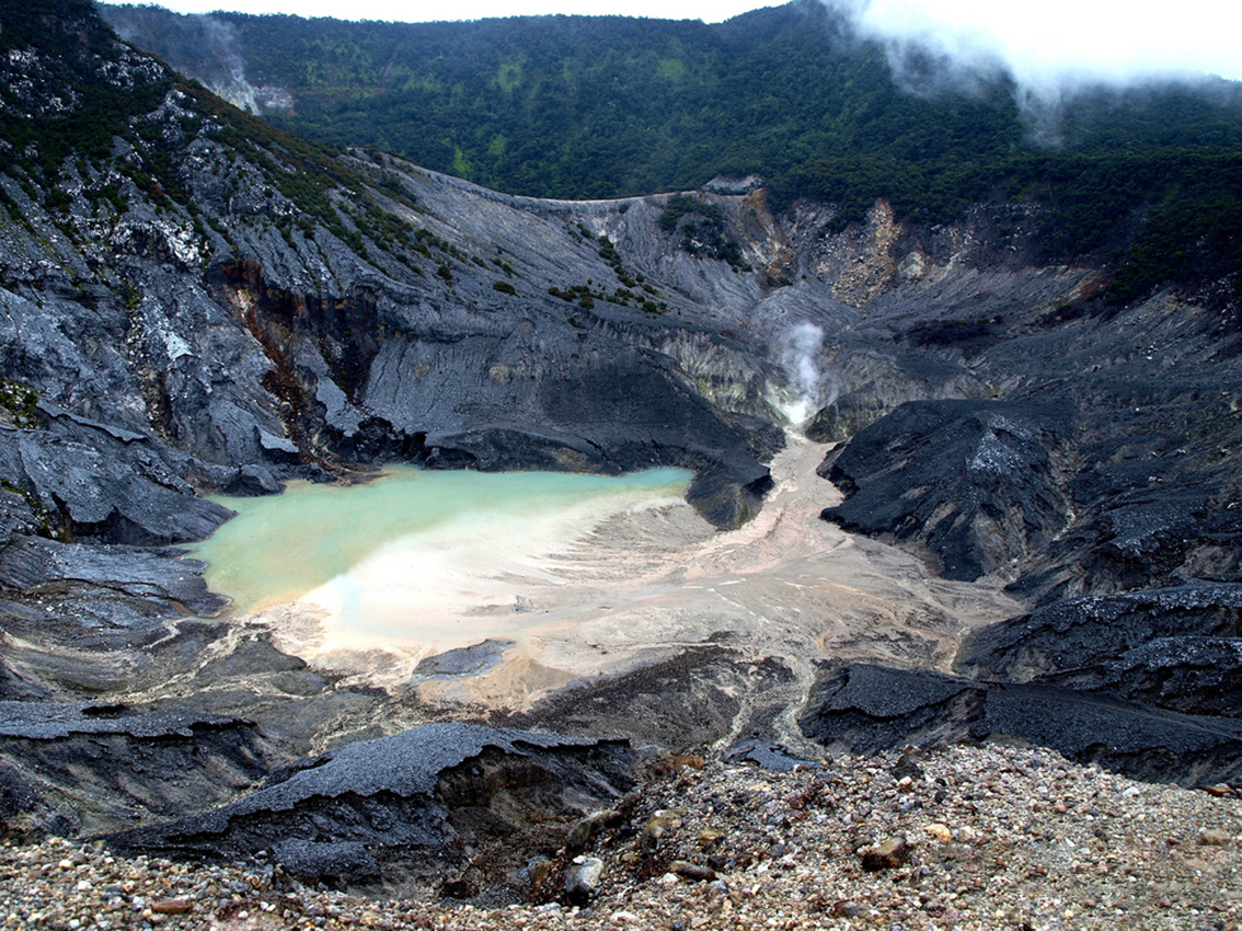 bandung volcano tour