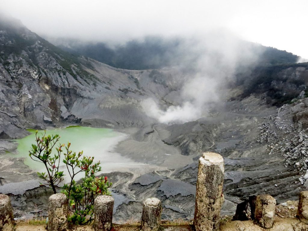 bandung volcano tour