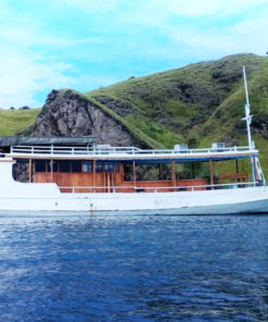 things to do in Labuan Bajo; Komodo Sail on Board