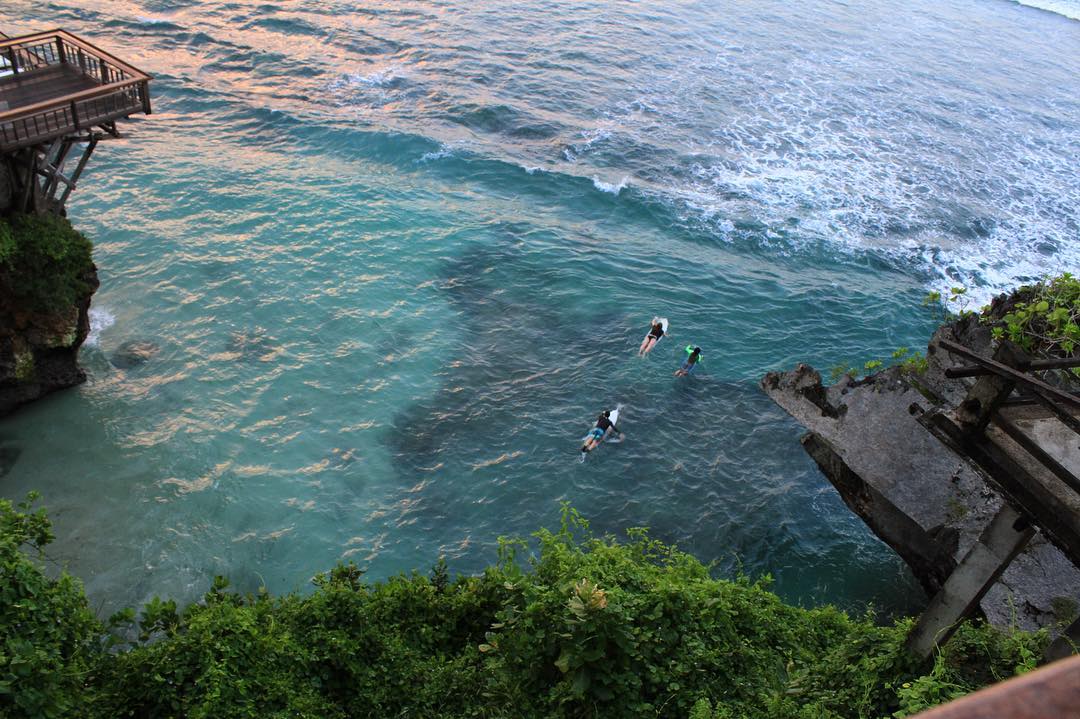 Surf School in Bali; Padang Padang Surf Camp