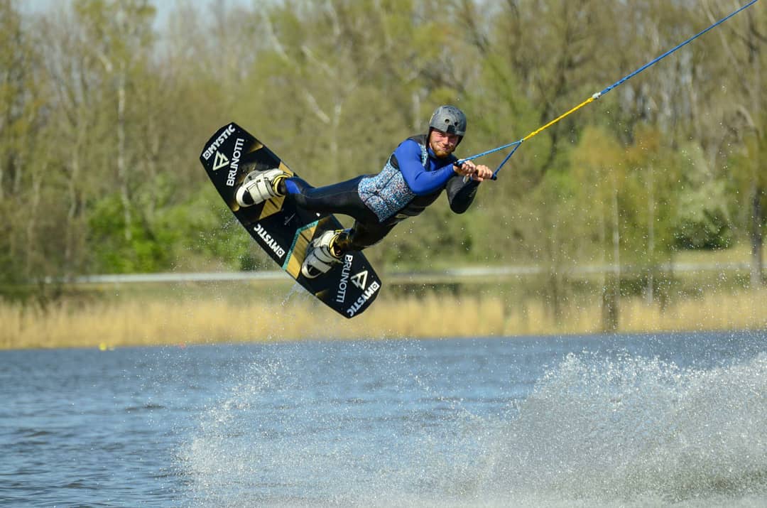 Water Sports in Bali; Wakeboard 