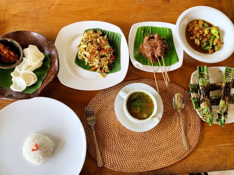 Cooking Class Ubud : Learn how to cook authentic Balinese cuisine from qualified instructors