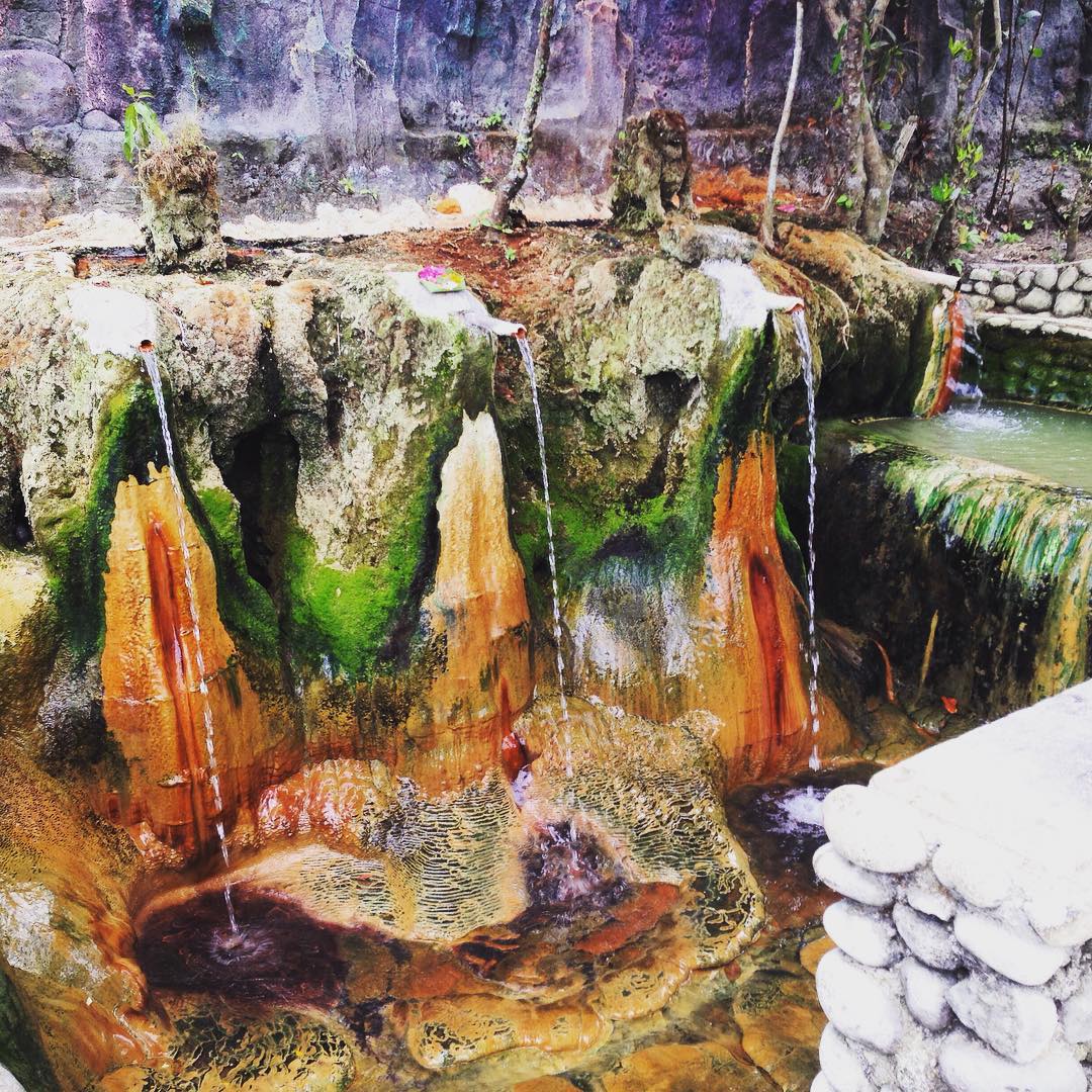 Hot Spring in bali; Belulang Hot Spring 