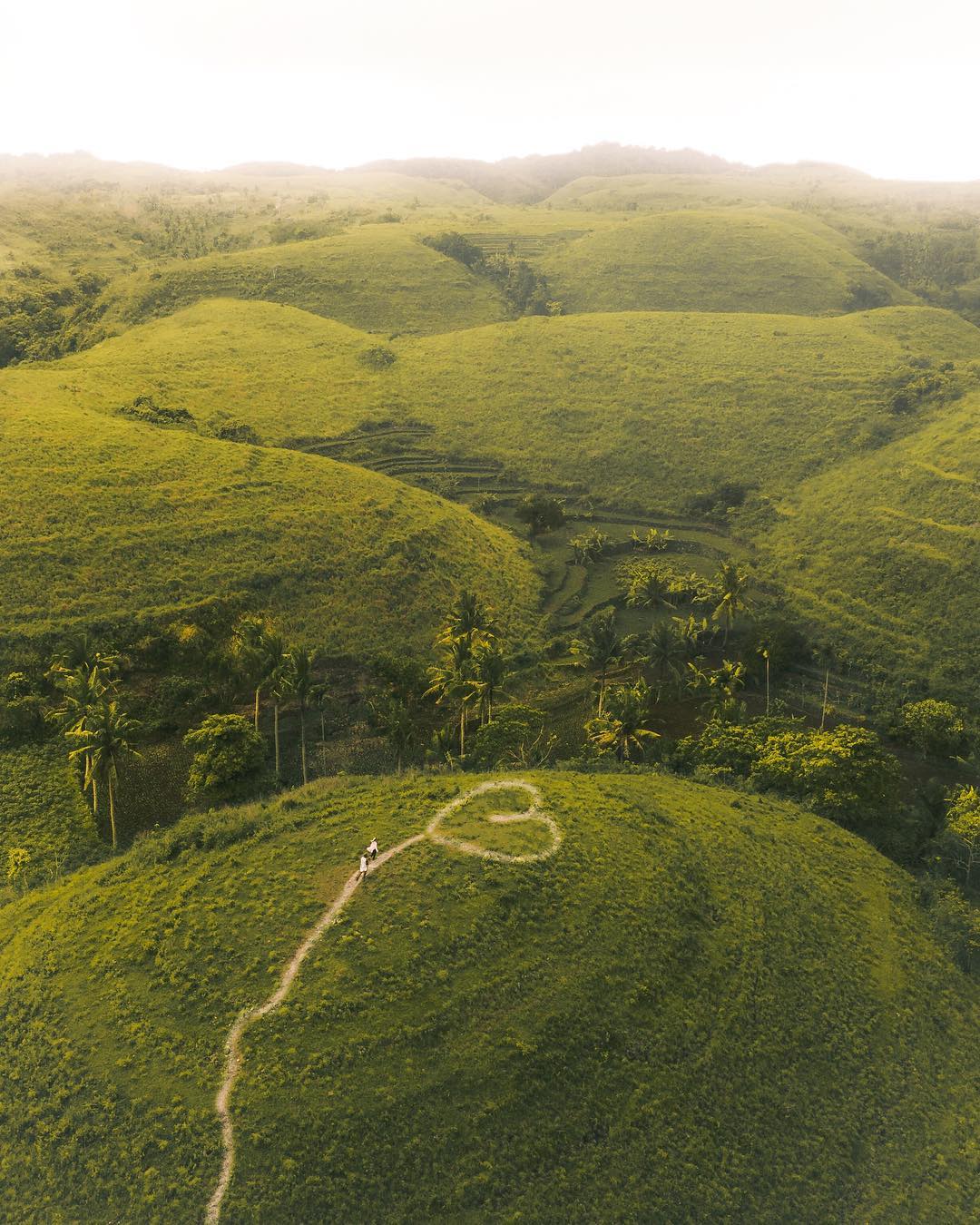 Places to See in Bali; Teletubbies Hills Nusa Penida 