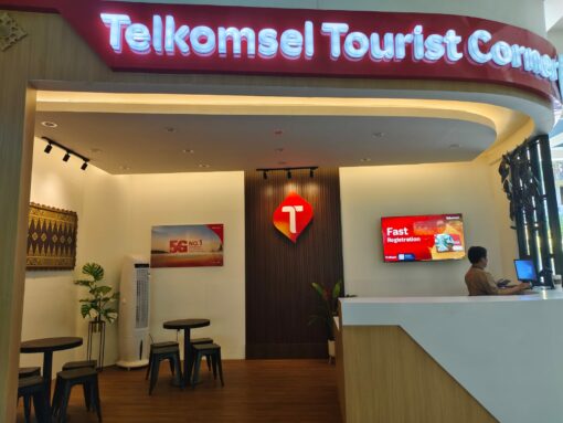 Bali indonesian sim card - airport booth