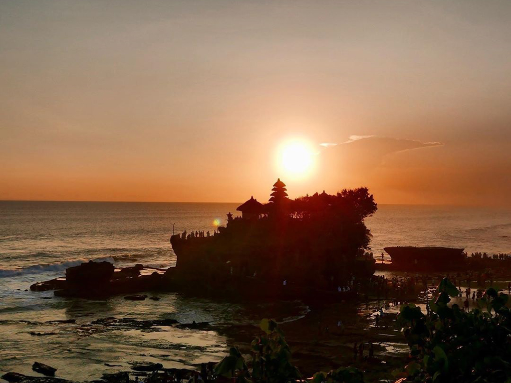 tanah lot sunset