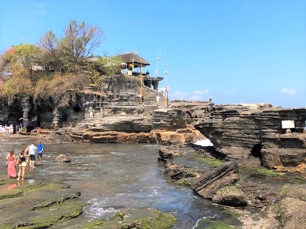 tanah lot temple