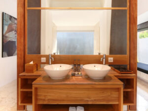 Two Bedroom Villa with Pool - Bathroom