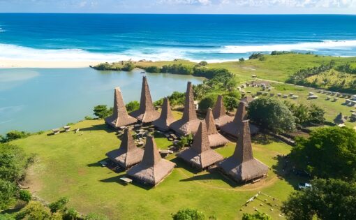 Sumba Island : Kampung Adat Ratenggaro